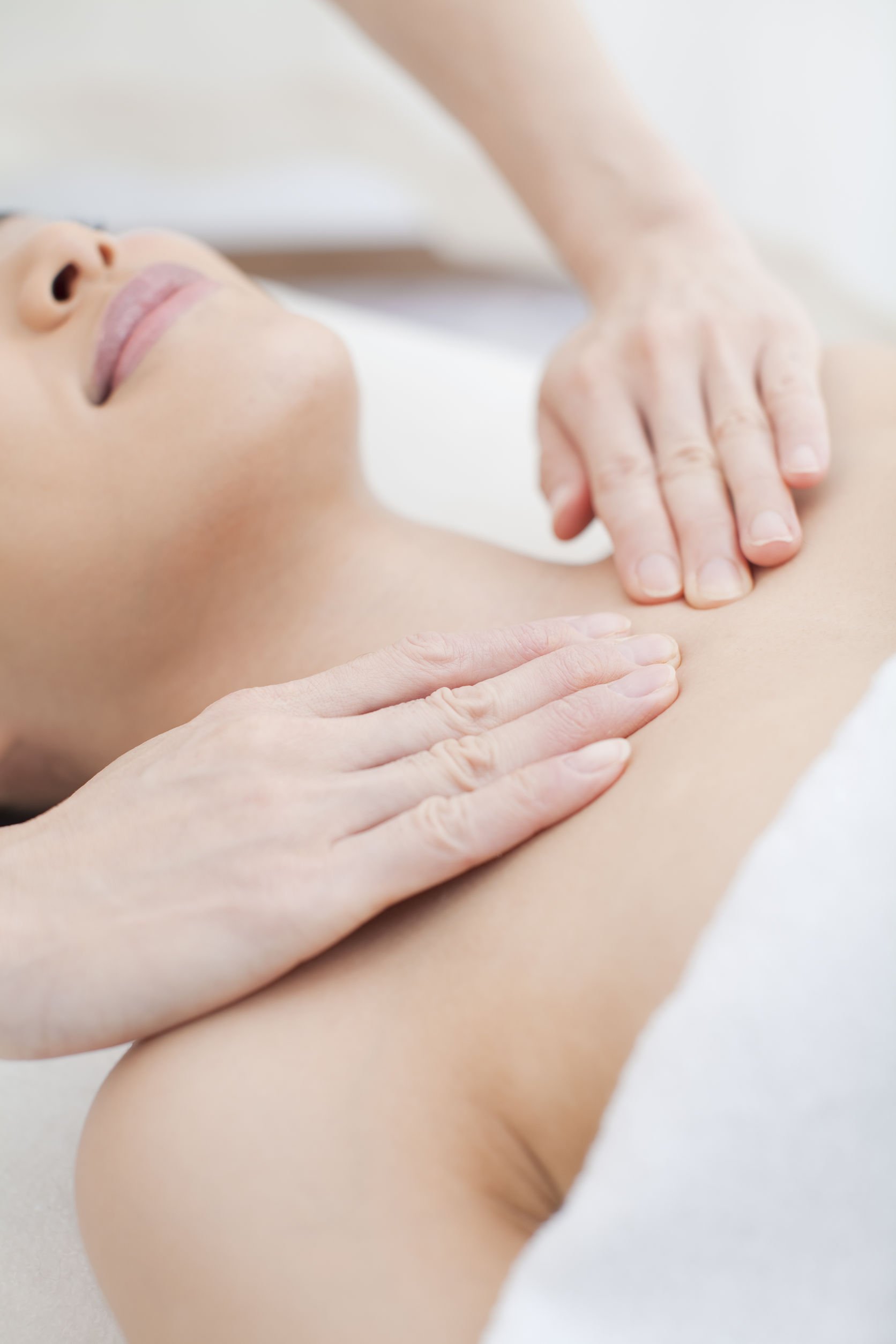 Lymfmassage hjälper till att stärka immunförsvaret.