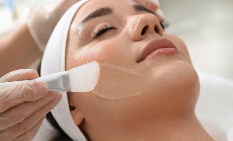 Ekologisk hudvård, ansiktsbehandling och naturlig facelift.